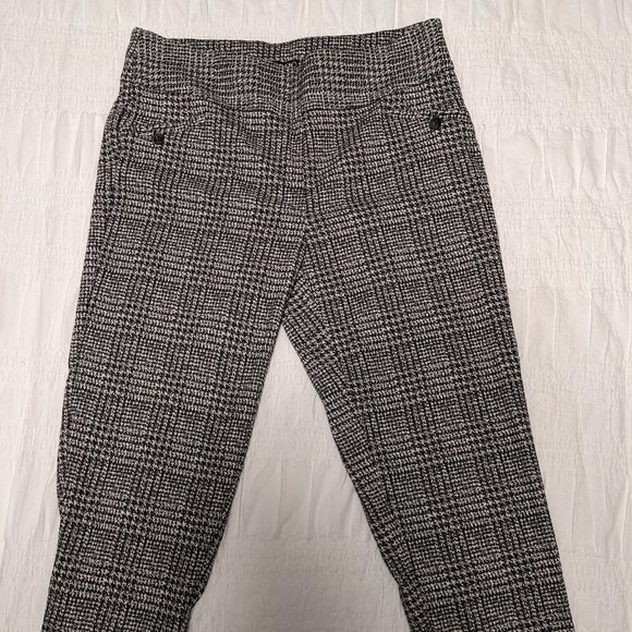 Dress pants - Picture 1 of 3